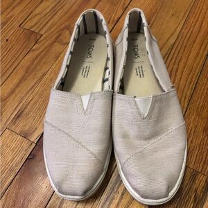 Toms Slip-On Canvas Shoes in Light Taupe